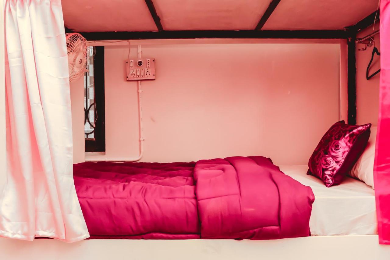 Farmstay - Capsule Den New Delhi Eksteriør billede