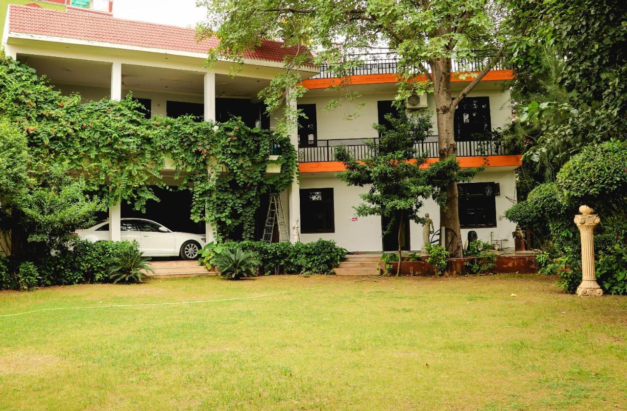 Farmstay - Capsule Den New Delhi Eksteriør billede