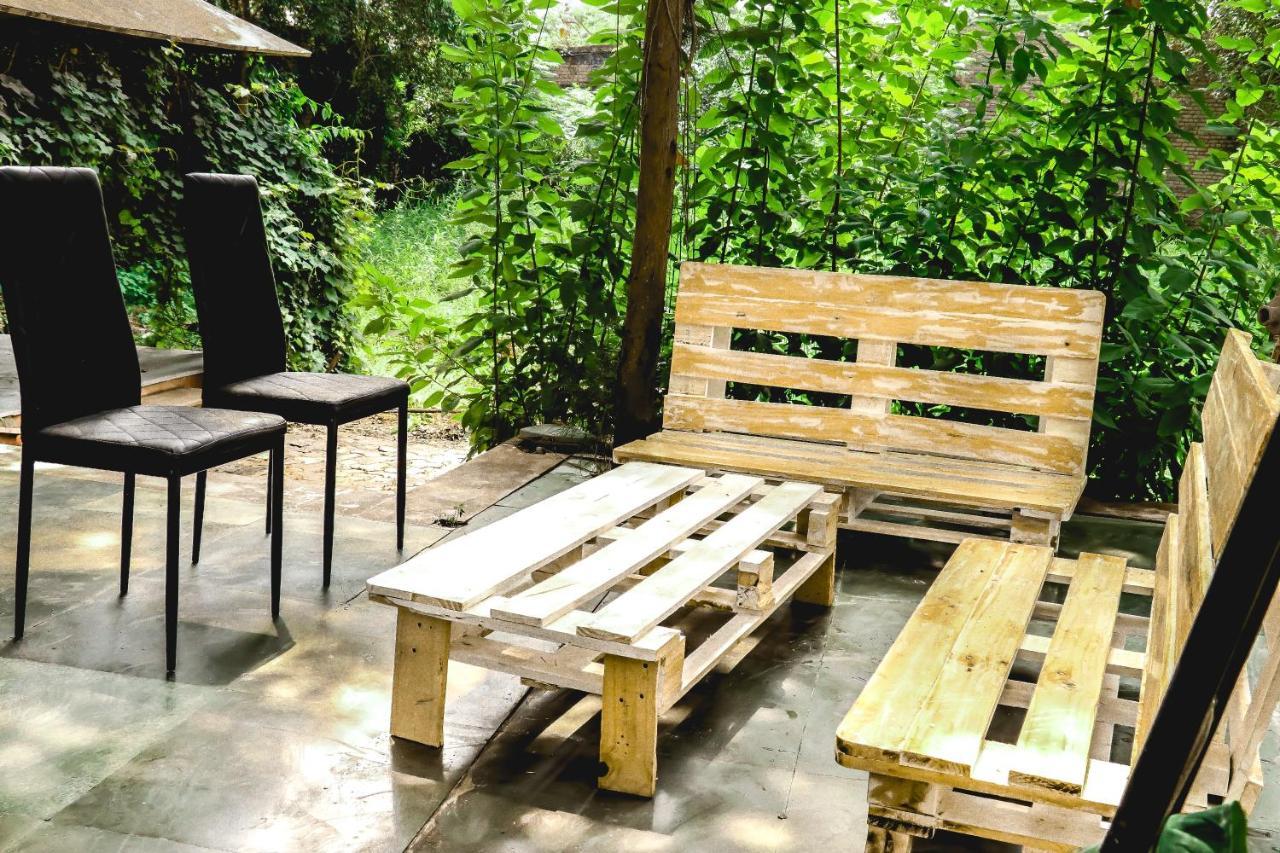 Farmstay - Capsule Den New Delhi Eksteriør billede