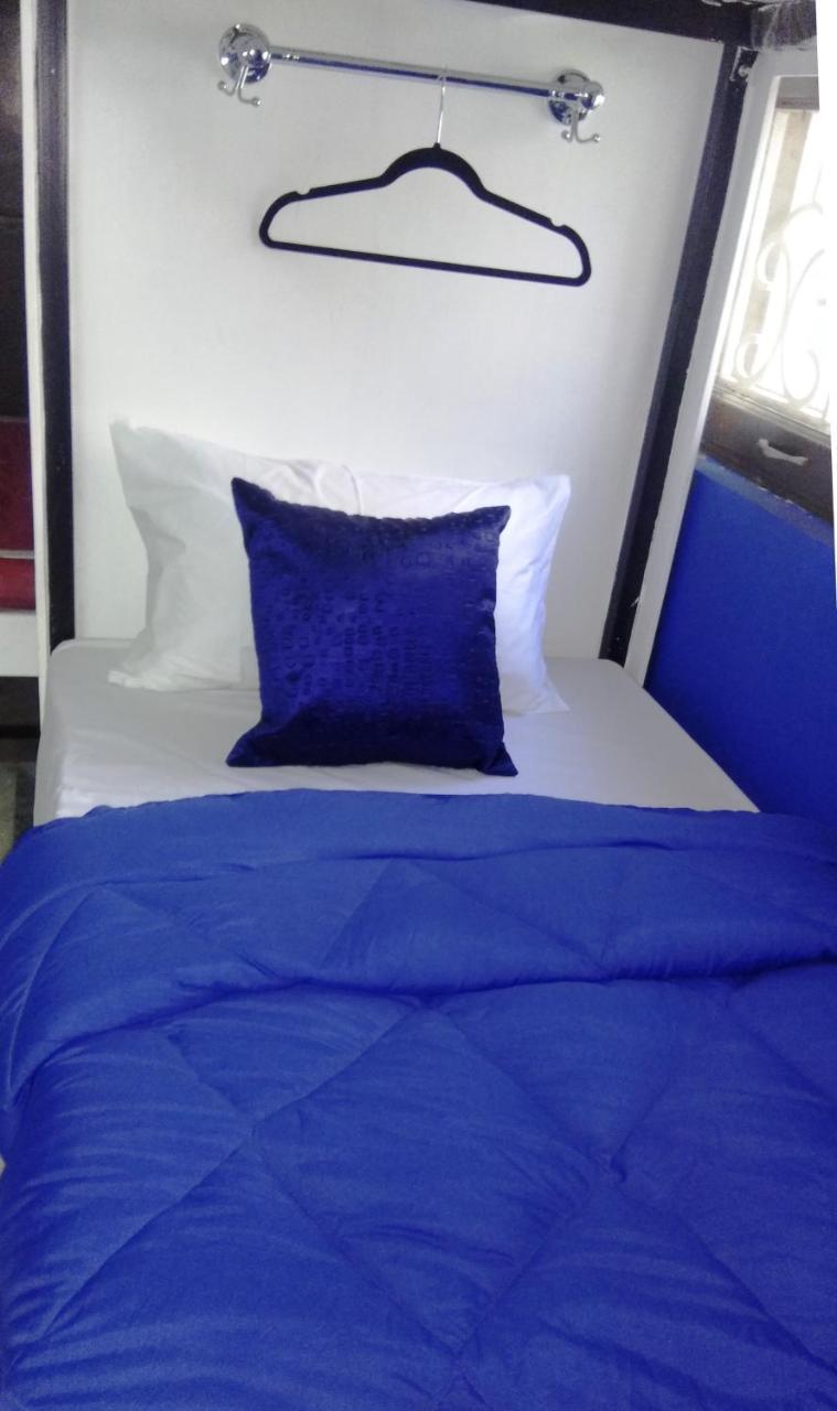 Farmstay - Capsule Den New Delhi Eksteriør billede